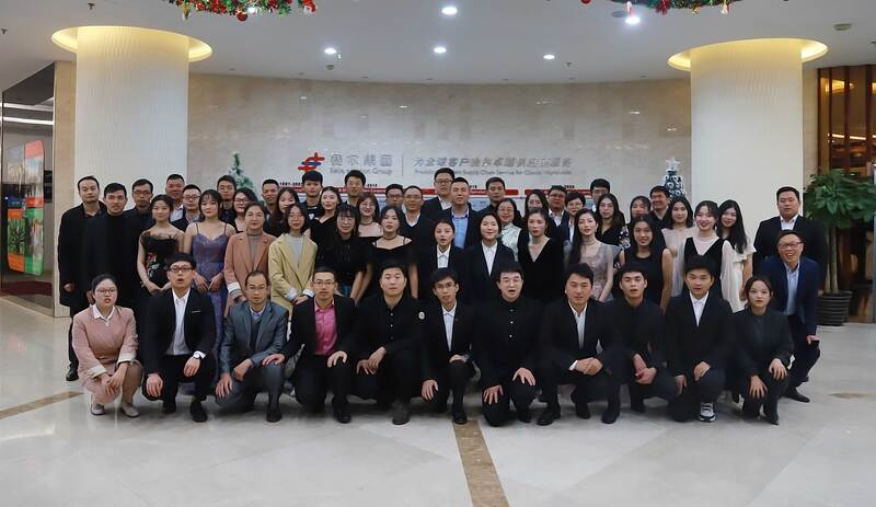 优腾一周年生日快乐！
