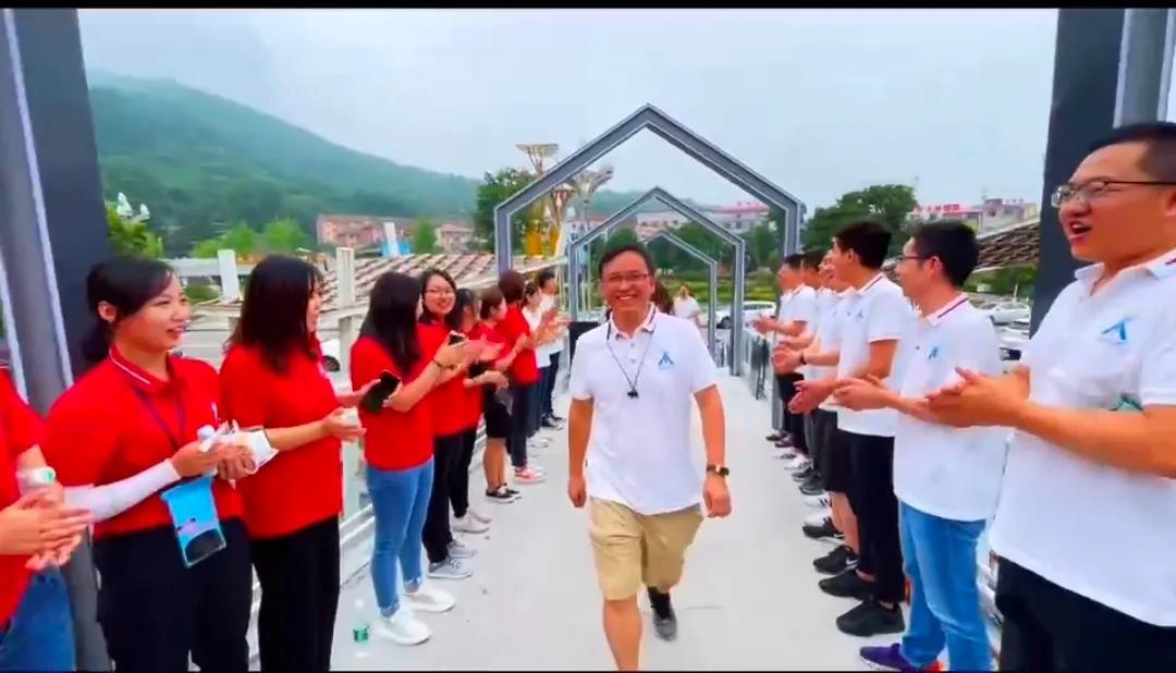 尊时凯龙·(中国区)人生就是搏!
